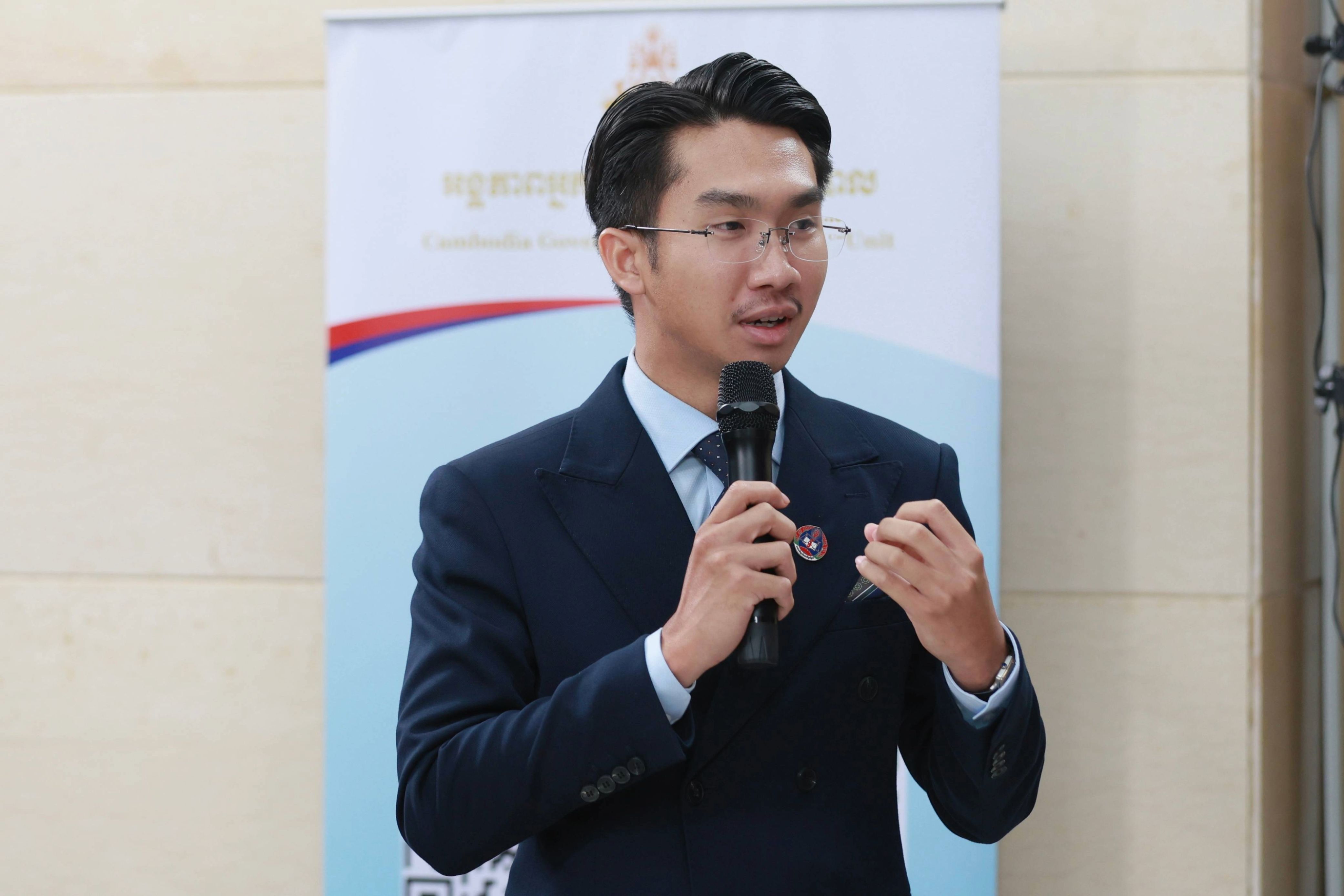 NUM iLAW Director Joins Mentoring Session with Cambodia Vision 2050 Public Speaking Competition Winners - Image 4